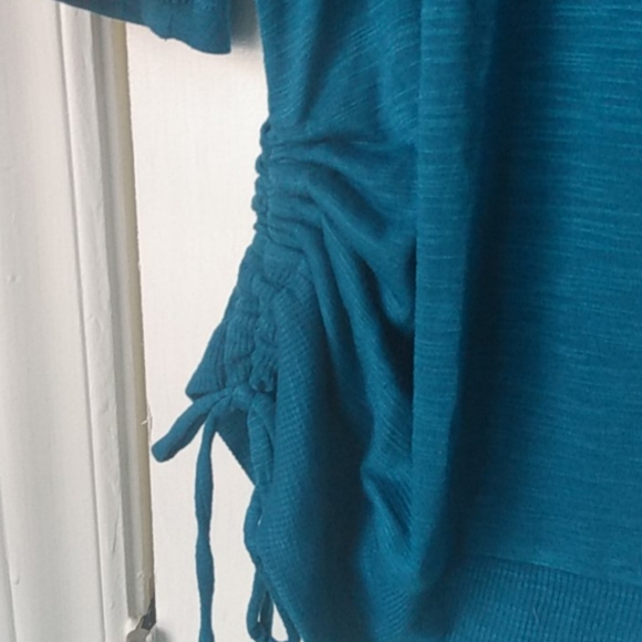 Fits like a 2x - Picture 3 of 6